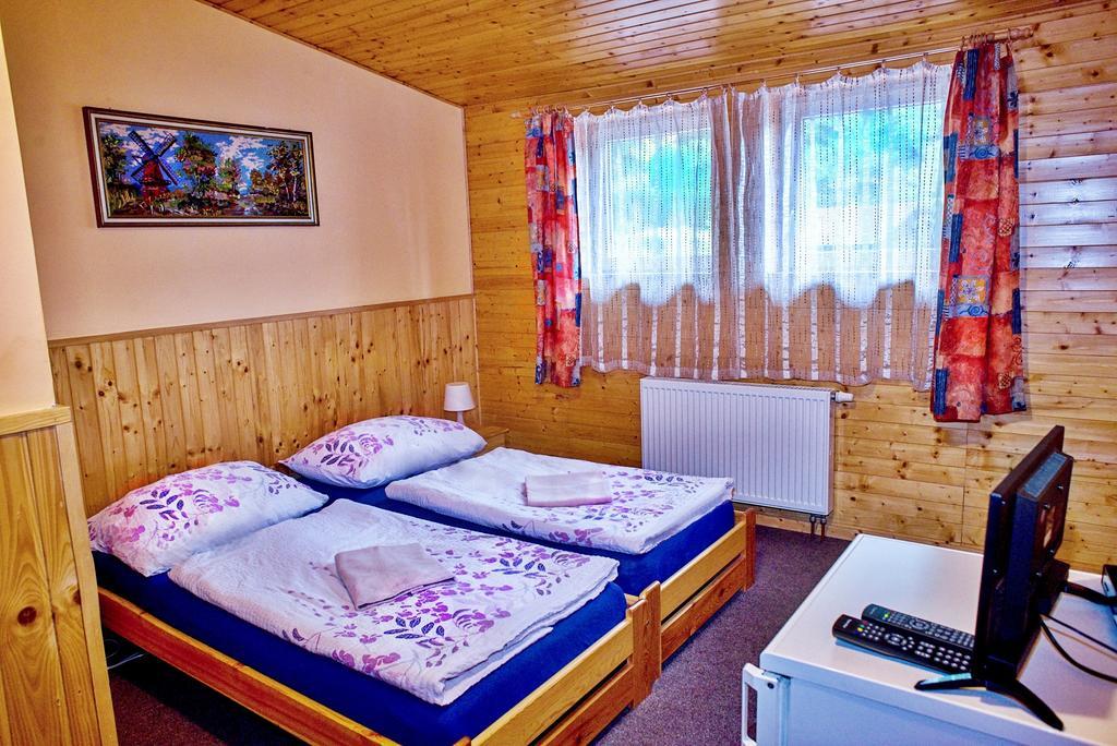Penzion Radosov Ubytovani V Soukromi Kyselka  Buitenkant foto