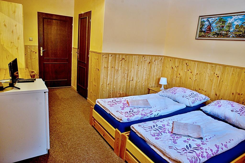 Penzion Radosov Ubytovani V Soukromi Kyselka  Buitenkant foto