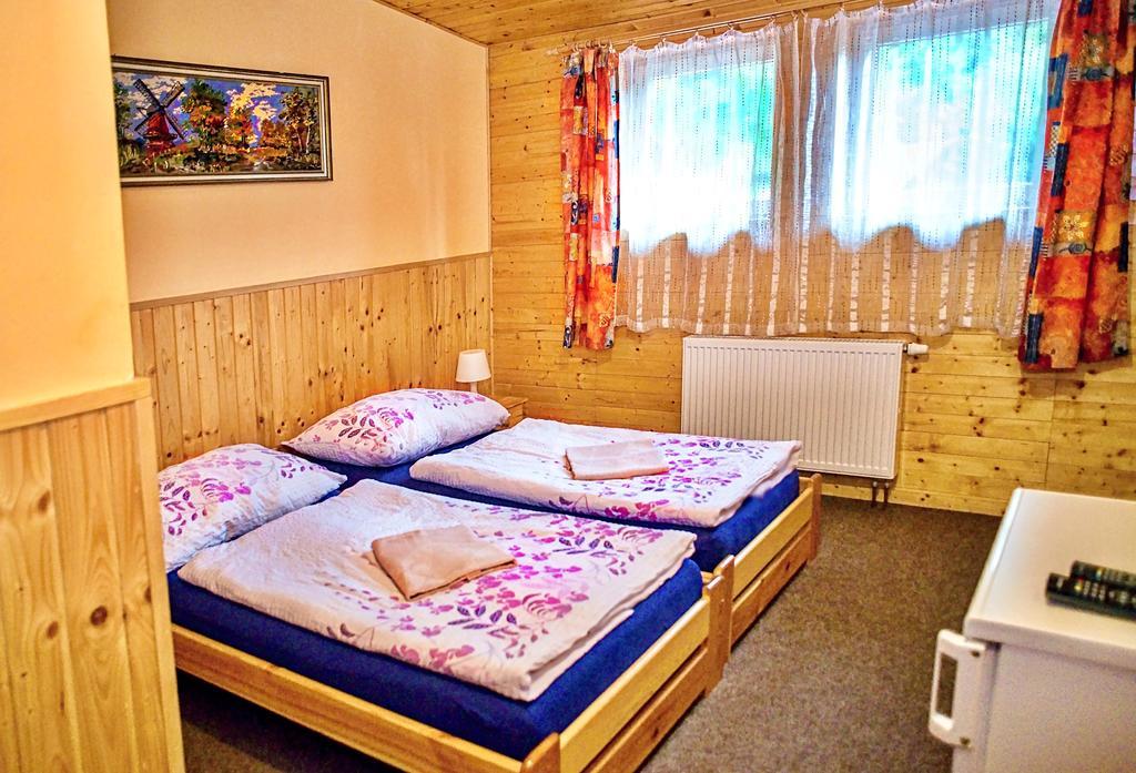 Penzion Radosov Ubytovani V Soukromi Kyselka  Buitenkant foto